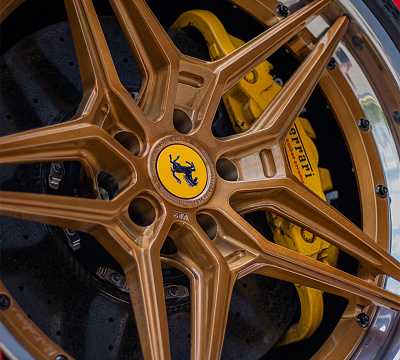 Фото дисков Brixton Forged VL2 на Ferrari 812