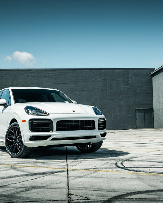 Фото дисков HF-2 Черный глянец на Porsche Cayenne III