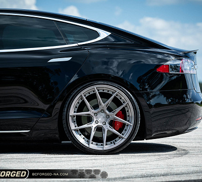 Фото дисков BC Forged HCA381 на Tesla Model S