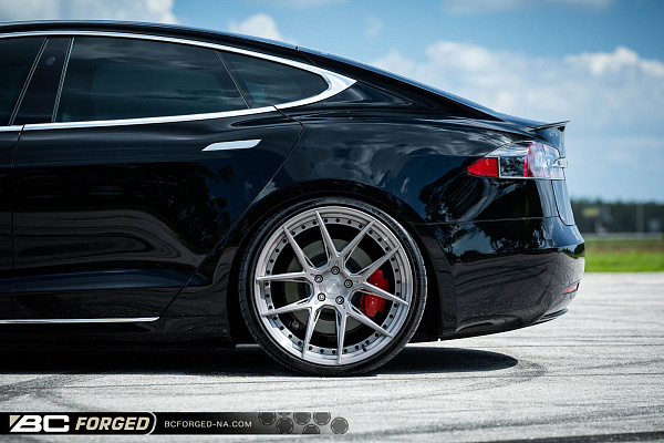 Фото дисков BC Forged HCA381 Глянцевый тонированный лак на Tesla Model S