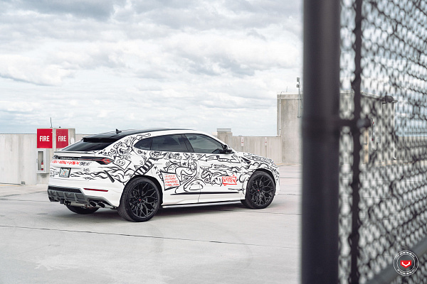 Фото дисков Vossen S17-01 Черный глянец на Lamborghini Urus