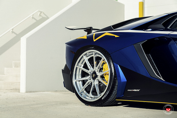 Фото дисков Vossen EVO-2R (3-Piece) Полированный лак на Lamborghini Aventador