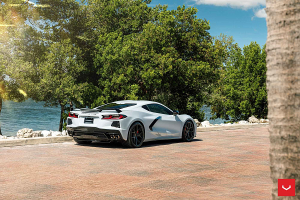 Фото дисков Vossen HF-5 Черный глянец на Chevrolet Corvette C8