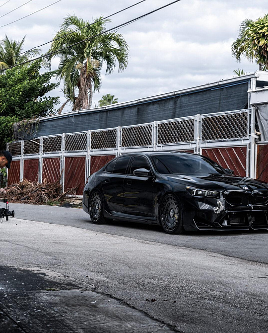 Фото дисков HF-9 Черный глянец на BMW 5/M5 (G60/G90)