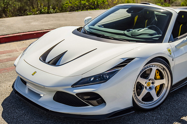 Фото дисков HRE 305 Глянцевый лак на Ferrari F8