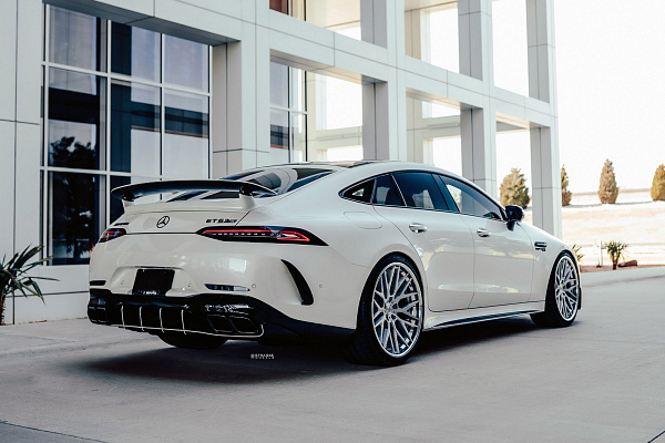 Фото дисков Strasse Wheels SV10M Deep Concave FS Глянцевый лак на Mercedes-Benz AMG GT I