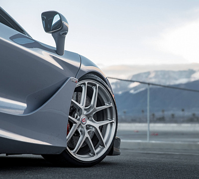 Фото дисков HRE R101 Lightweight на McLaren 720S