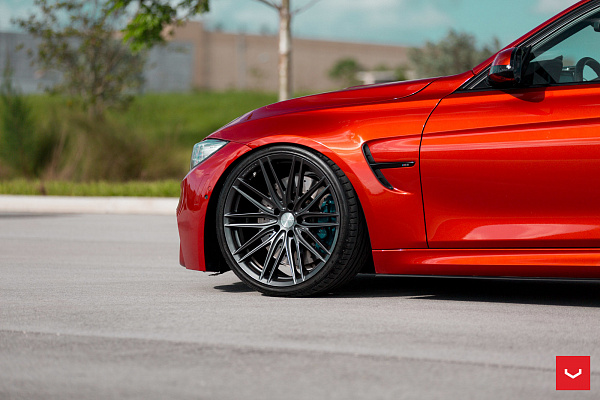 Фото дисков Vossen VFS-4 Глянцевый графит на BMW 3/M3 (F3x/F80)