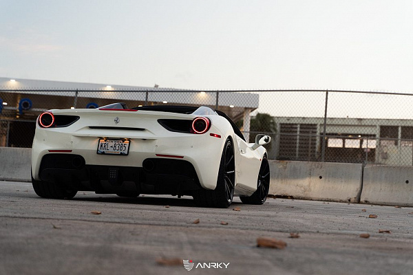 Фото дисков Anrky AN12 Черный глянец на Ferrari 488