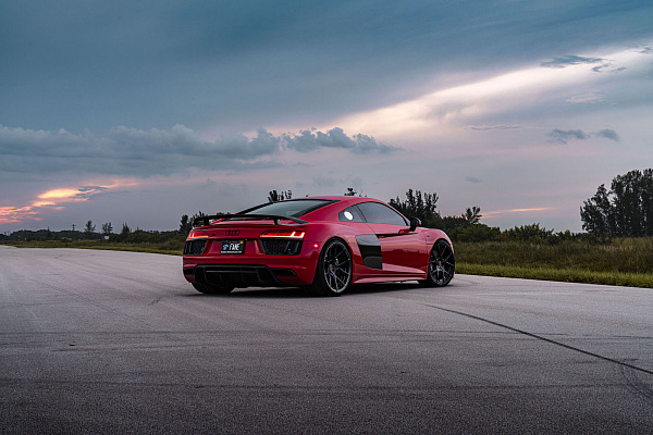 Фото дисков Strasse Wheels SM5R Deep Concave Duoblock Черный глянец на Audi R8 (4S)