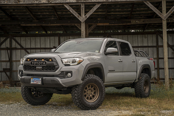 Фото дисков Black Rhino STADIUM  на Toyota Tacoma III