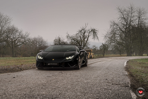 Фото дисков Vossen S17-01 Глянцевое темное золото на Lamborghini Huracan