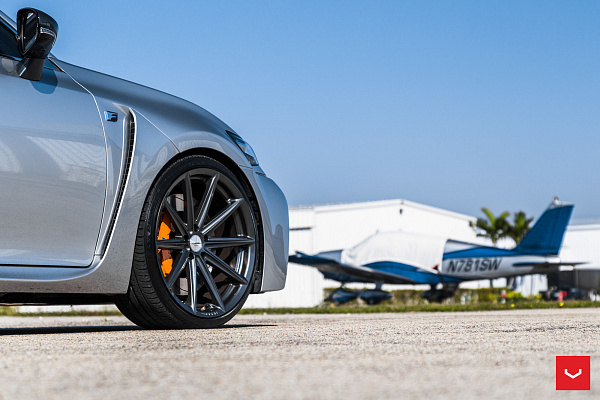 Фото дисков Vossen VFS-10 Глянцевый графит на Lexus GS IV