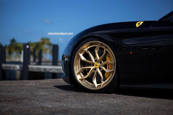 Фото дисков HRE S201H Сатиновое золото на Ferrari California