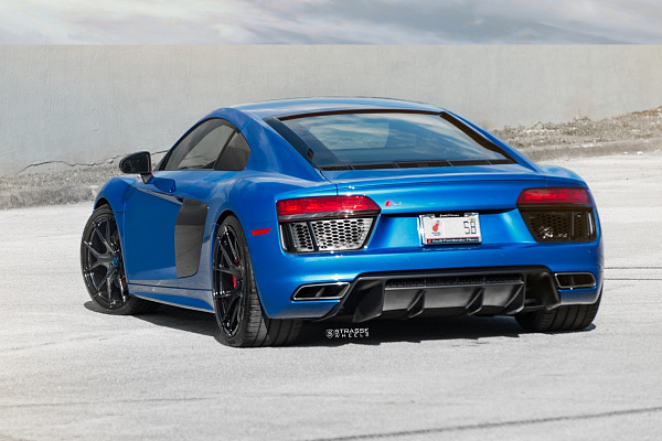 Фото дисков Strasse Wheels SM5R Deep Concave Monoblock Черный глянец на Audi R8 (4S)