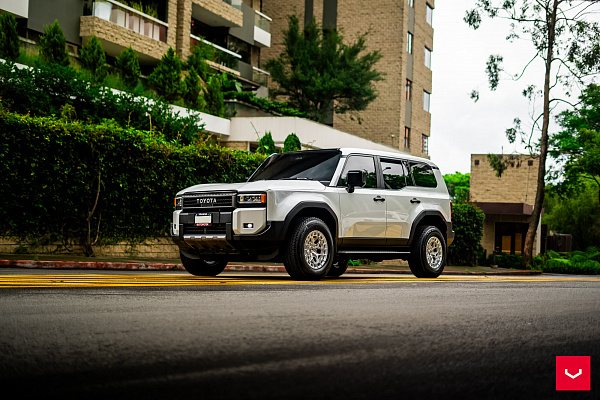 Фото дисков Vossen HFX-1 (6-Lug) Серебро на Toyota Land Cruiser Prado 250