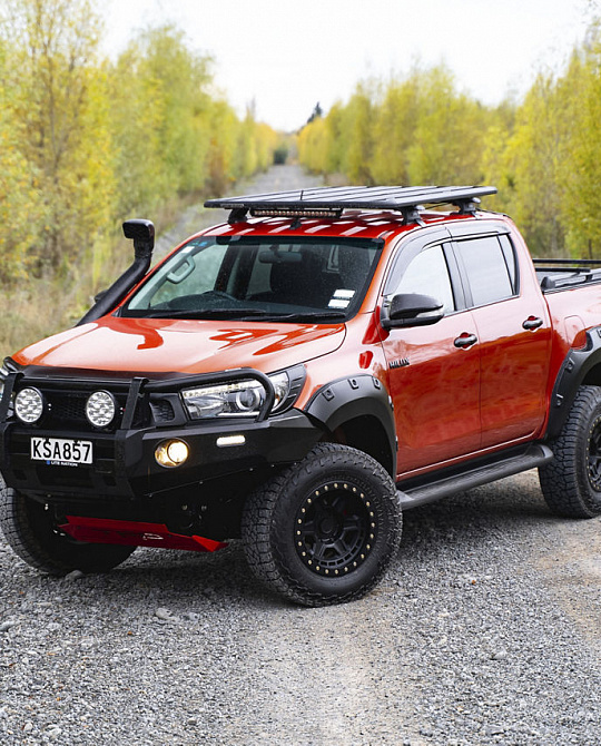 Фото дисков RENO Черный сатин на Toyota Hilux VIII