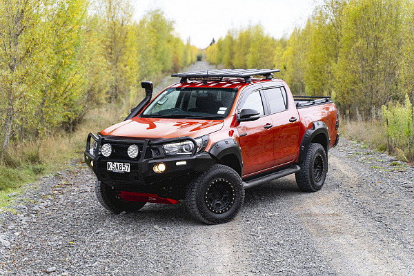 Фото дисков Black Rhino RENO Черный сатин на Toyota Hilux VIII