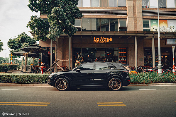 Фото дисков Brixton Forged PF12 R / RS Глянцевая бронза на Porsche Cayenne III