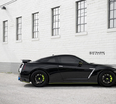 Фото дисков Strasse Wheels SV1 Deep Concave Monoblock на Nissan GT-R