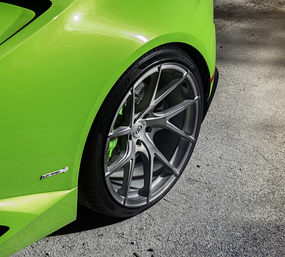 Фото дисков Strasse Wheels SM5RT Deep Concave Monoblock на Lamborghini Huracan