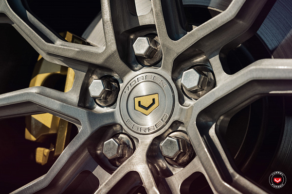 Фото дисков Vossen S17-01 Глянцевый тонированный лак на Range Rover IV