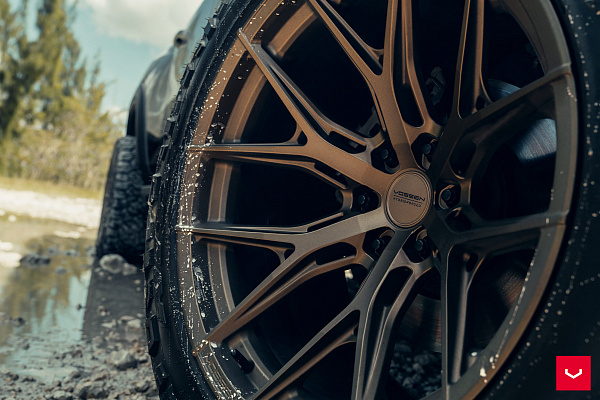 Фото дисков Vossen HF6-4 Сатиновое темное золото на Ram 1500 V
