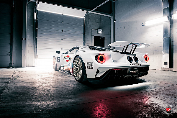 Фото дисков Vossen S17-01 Глянцевая шампань на Ford GT II