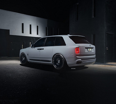 Фото дисков Strasse Wheels SV101 Deep Concave Duoblock RR на Rolls-Royce Cullinan