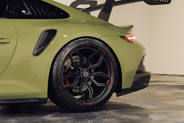 Фото дисков Brixton Forged PF7-RS Сатиновый темный лак на Porsche 911 VII