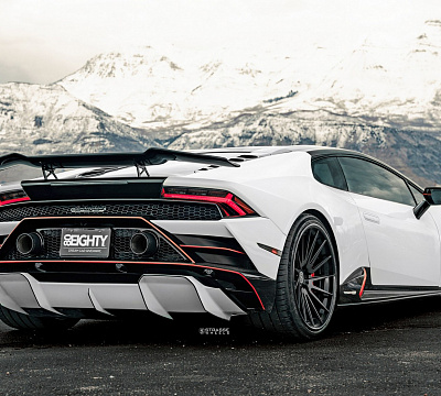 Фото дисков Strasse Wheels SV15T Deep Concave FS на Lamborghini Huracan