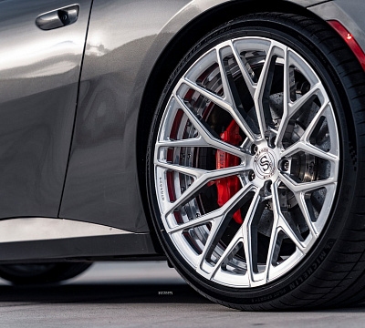 Фото дисков Strasse Wheels SV20M Deep Concave Duoblock на Ferrari GTC4Lusso