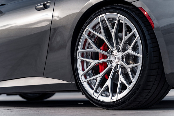 Фото дисков Strasse Wheels SV20M Deep Concave Duoblock Глянцевый лак на Ferrari GTC4Lusso