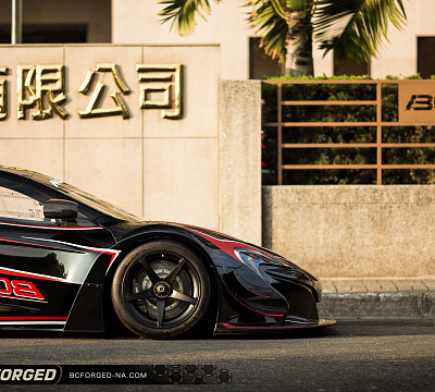 Фото дисков BC Forged RS45 на McLaren 650S