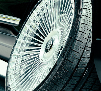 Фото дисков Vossen S17-16 на Rolls-Royce Cullinan