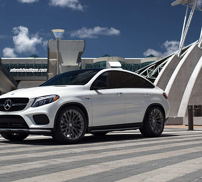 Фото дисков HRE P200 на Mercedes-Benz GLE I