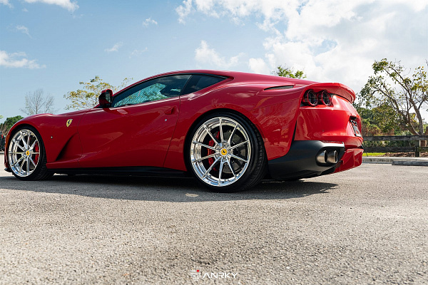 Фото дисков Anrky AN28 Полированный лак на Ferrari 812
