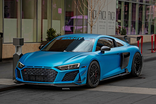 Фото дисков Strasse Wheels SV15FF Deep Concave FS Черный глянец на Audi R8 (4S)