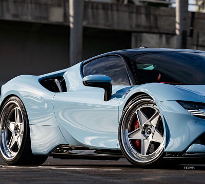 Фото дисков Strasse Wheels F5 Track на Ferrari SF90