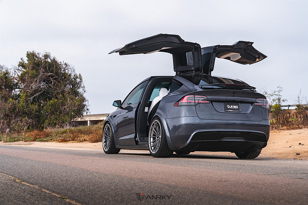Фото дисков Anrky AN39 Глянцевый графит на Tesla Model X