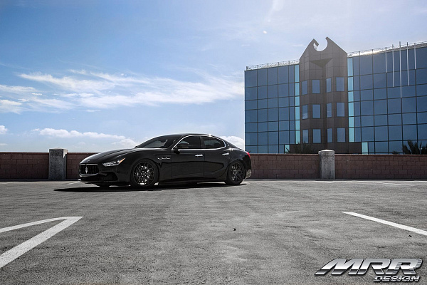 Фото дисков MRR FS01 Черный сатин на Maserati Ghibli