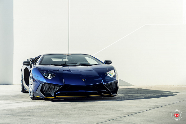 Фото дисков Vossen EVO-2R (3-Piece) Полированный лак на Lamborghini Aventador
