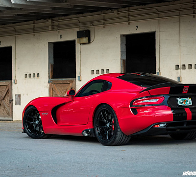 Фото дисков HRE R161 Lightweight на Dodge Viper