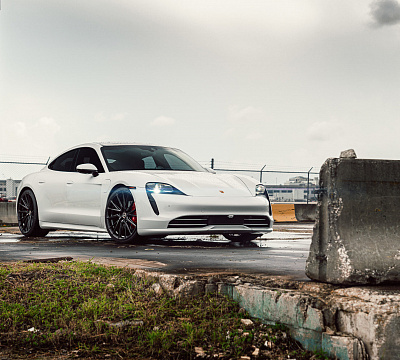 Фото дисков Vossen HF-4T на Porsche Taycan I