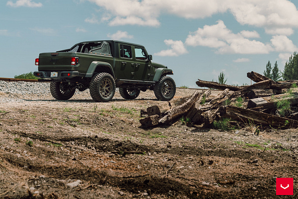 Фото дисков Vossen HFX-1 (5-Lug) Сатиновая бронза на Jeep Gladiator II (JT)