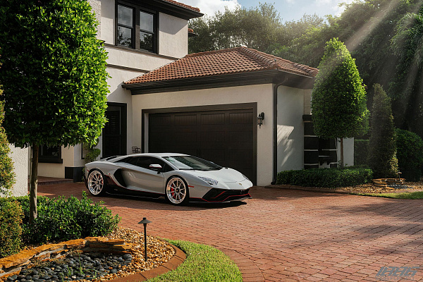 Фото дисков 1886 Wheels G010 Полированный лак на Lamborghini Aventador