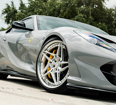 Фото дисков Anrky S3-X3 на Ferrari 812