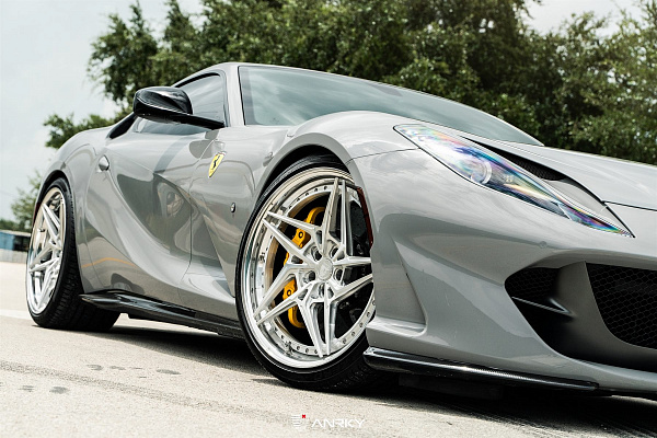 Фото дисков Anrky S3-X3 Глянцевый лак на Ferrari 812