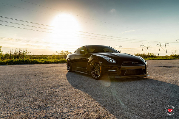 Фото дисков Vossen M-X2 Глянцевая бронза на Nissan GT-R