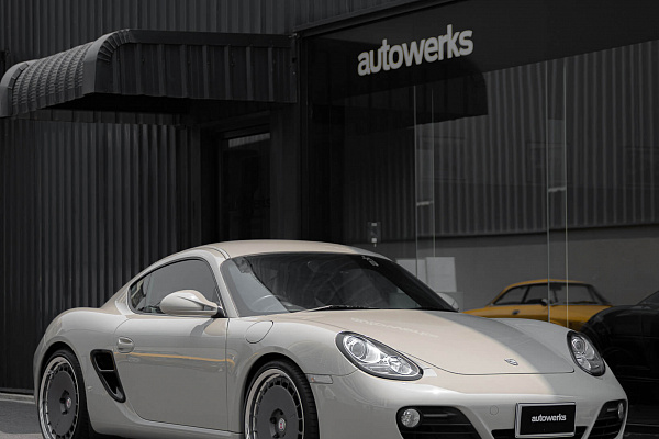 Фото дисков HRE 935 Сатиновый графит на Porsche Cayman I